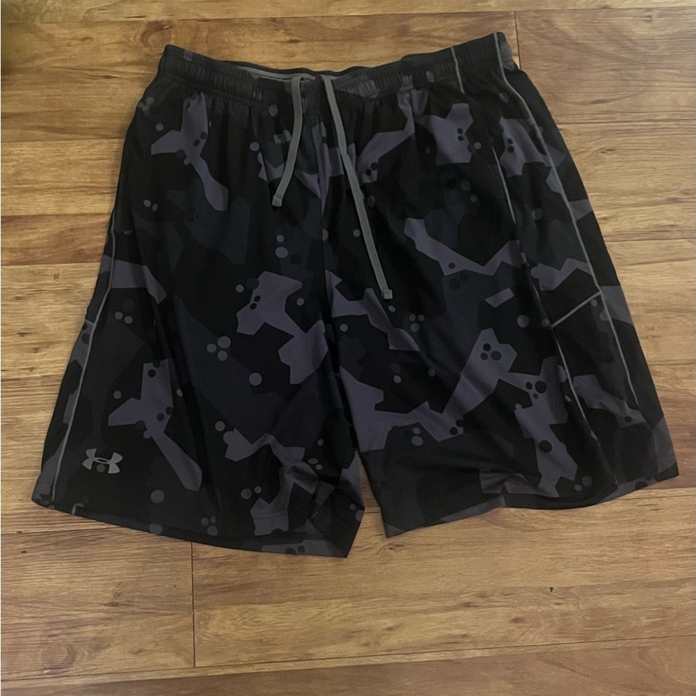 Under Armour Men's Black Camo Athletic Shorts